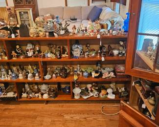Figurines