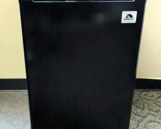 Igloo 2.6 cu. ft. Compact Refrigerator, Model FR283I-B