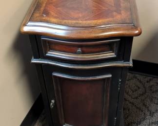 Hooker Furniture End Table