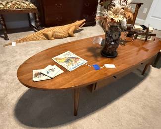 Mersman Mid-Century Modern Walnut Oval Coffee Table