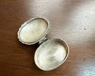 Vintage Sterling Silver Scallop Shell Snuff Box with Turquoise Cabochon