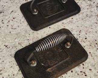 Set of 2 Cast Iron Burger/Sandwich Presses with Spiral Handles