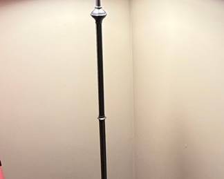 Traditional Metal Floor Lamp with Decorative Finial