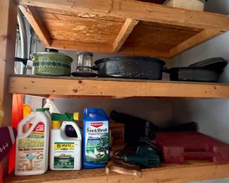 Vintage Kitchenware Collection (Pyrex Verde & Enamel Roaster)