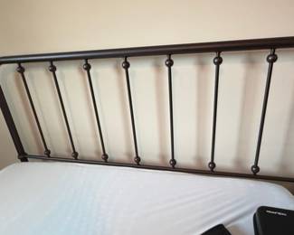 Vintage-Style Metal Spindle Headboard