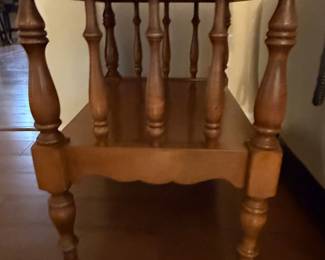 Ethan Allen Heirloom Nutmeg Maple Colonial Early American Spindle-Leg Two-Tier End Table