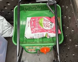 Scotts Turf Builder EdgeGuard Mini Broadcast Spreader