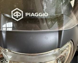 Piaggio BV400 Scooter