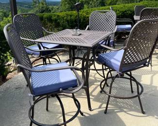 Hampton Bay Patio Table and Four Chairs
