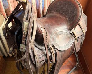 Antique saddle 