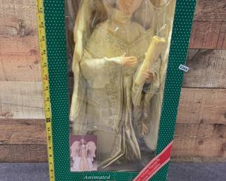 Animated holiday angel