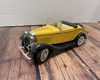 124 1932 Ford V8 Cabriolet