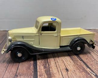 124 1937 Ford Pickup
