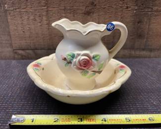 Ceramic creamer made in Japan