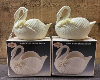 Jade porcelain swans