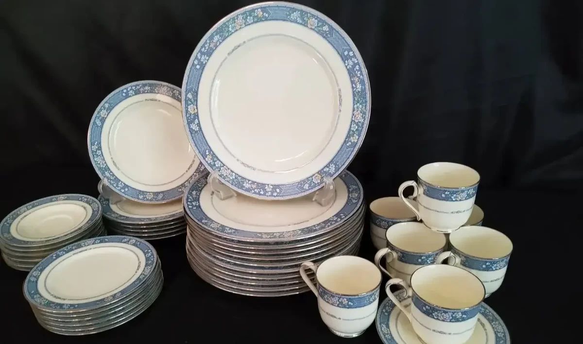 01 Noritake Randolph Bone China Set Vintage Japan Floral Pattern