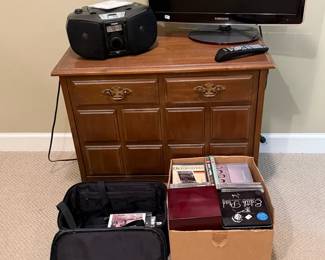 Mystery Lot CD Collection, Phillips CD Sound Machine, Samsung TV Monitor media Storage lot