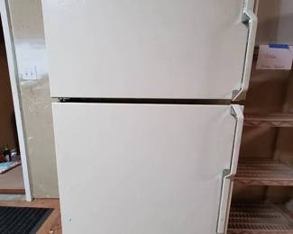 Kenmore TopFreezer Refrigerator