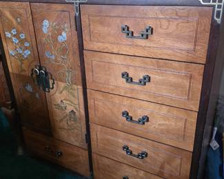 Bassett chest of drawers
