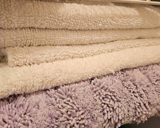 lots of bath mats