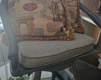 close up of dinnete chair