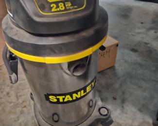 Shop vac with attachments