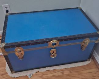 toy or storage trunk