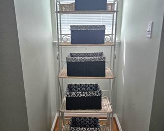 Great shelf and storage baskets