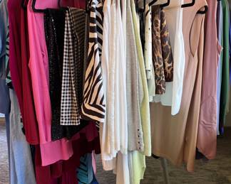Women's Clothing, Assorted Linens