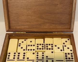 Dominoes in Wood Box