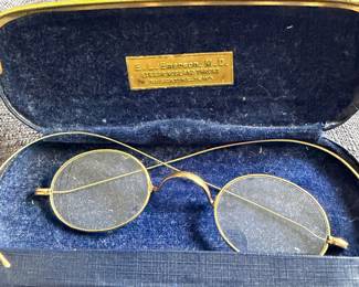 Antique Gold Wire Glasses in Orig Case Muscatine, Iowa