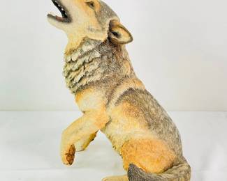 Howling Wolf Figure