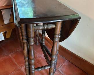 Gateleg Drop Leaf Table
