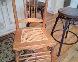 Spindle chair 