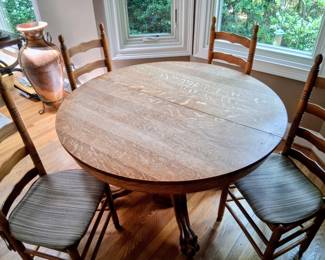 Rustic kitchen table and chairs round