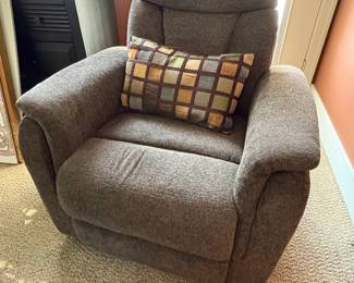 Power reclining arm chair