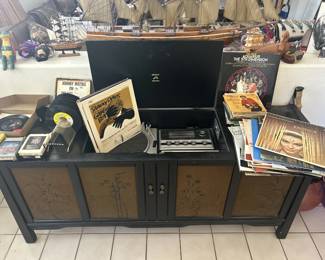 Records & Stero/Record Player Console