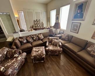 Henredon hunt-themed print living room set