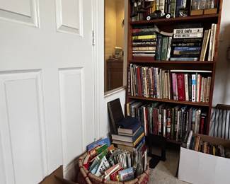 Books, bookshelves, maps