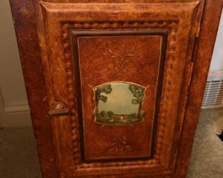 Small medicine cabinet