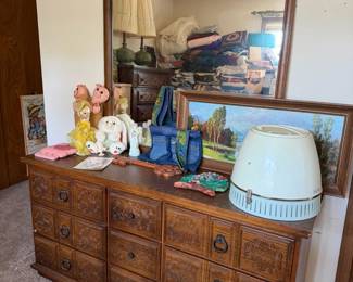 dresser with mirror