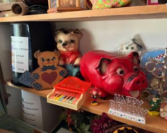 Plaster pigs