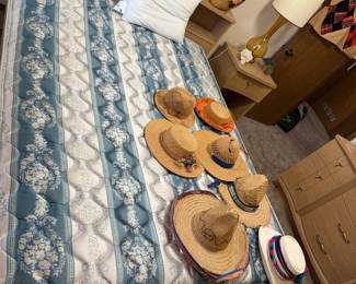full size bed, hats