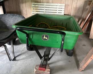John Deere lawn cart