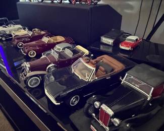 Assortment of Franklin mint precision model die cast cars