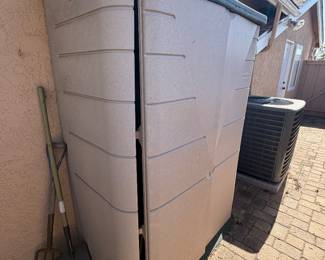 Rubbermaid storage shed
