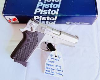 Smith & Wesson 3913 9MM Handgun with box & extra magazine 