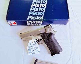 Smith & Wesson 3913 9MM Handgun with box & extra magazine 