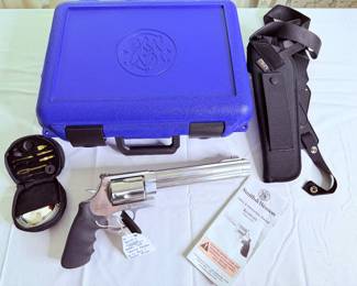 Smith & Wesson Magnum 500 Revolver with Box, holster & cleaning kit 