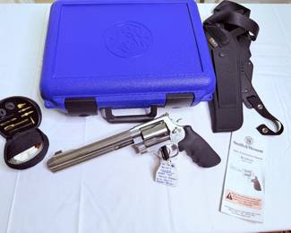 Smith & Wesson Magnum 500 Revolver with Box, holster & cleaning kit